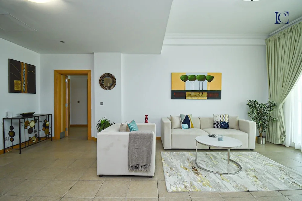 Palm Jumeirah's Spectacular Ocean-View Apartment - NBT