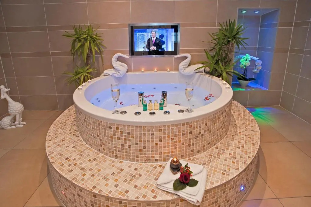 Windermere Boutique Hotel Spa Suites & Hot Tubs