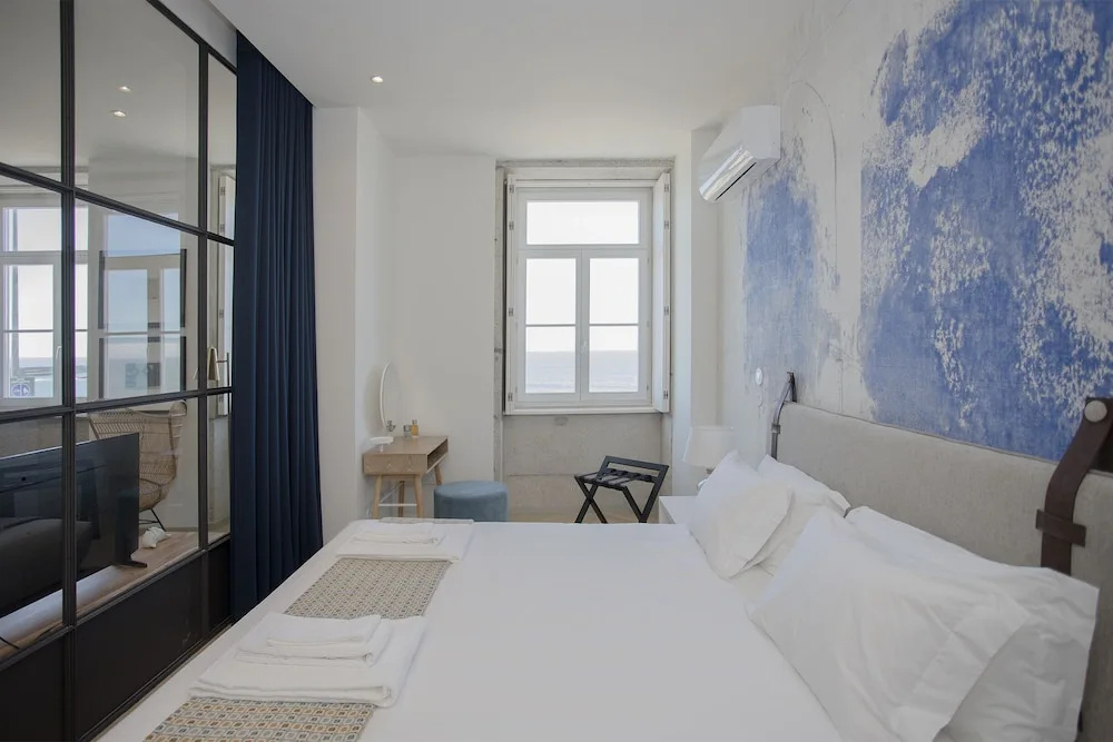 Liiiving-Luxury Beachfront Apartment III