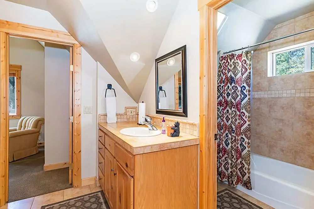 Heart of Truckee by Tahoe Mountain Properties