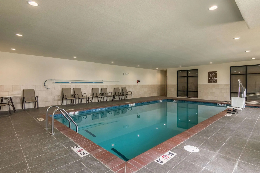 Comfort Suites Meridian and I-40