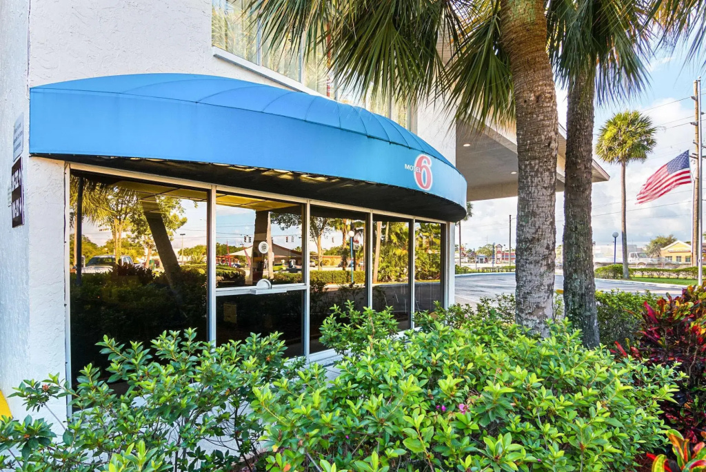 Motel 6-Tampa, FL - Fairgrounds