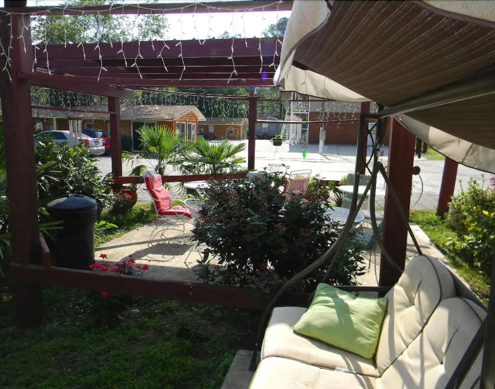 Little Shamrock Motel A1
