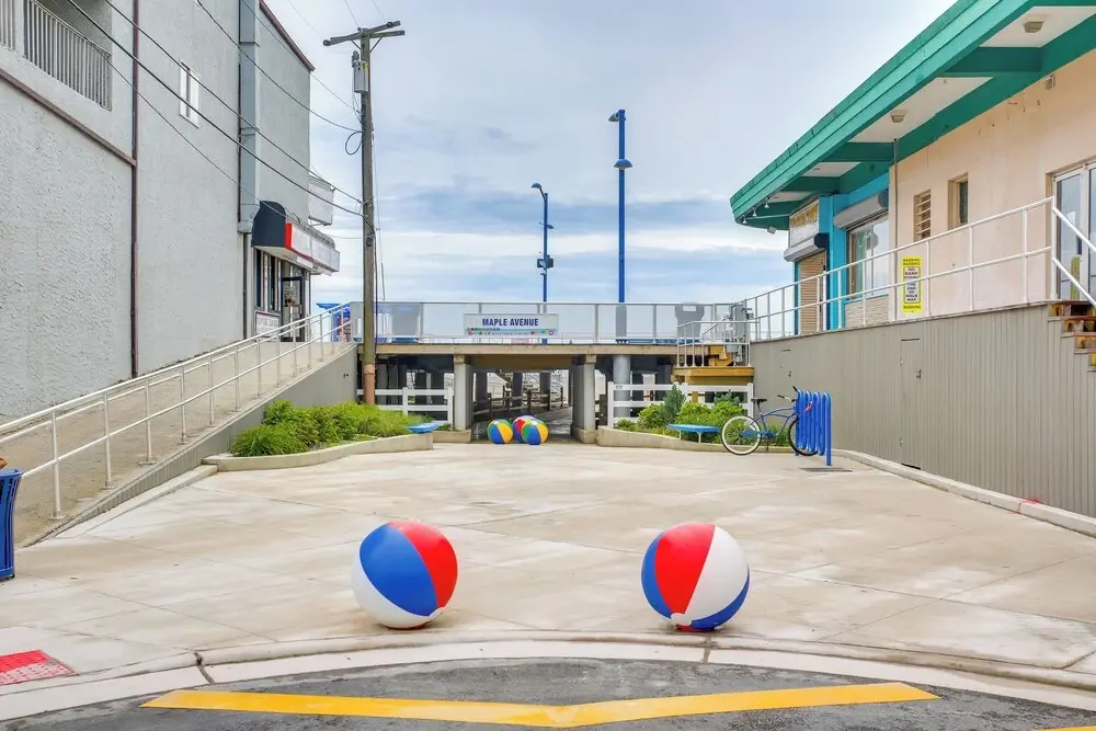 Quaint Wildwood Condo ~ Walk to Beach!