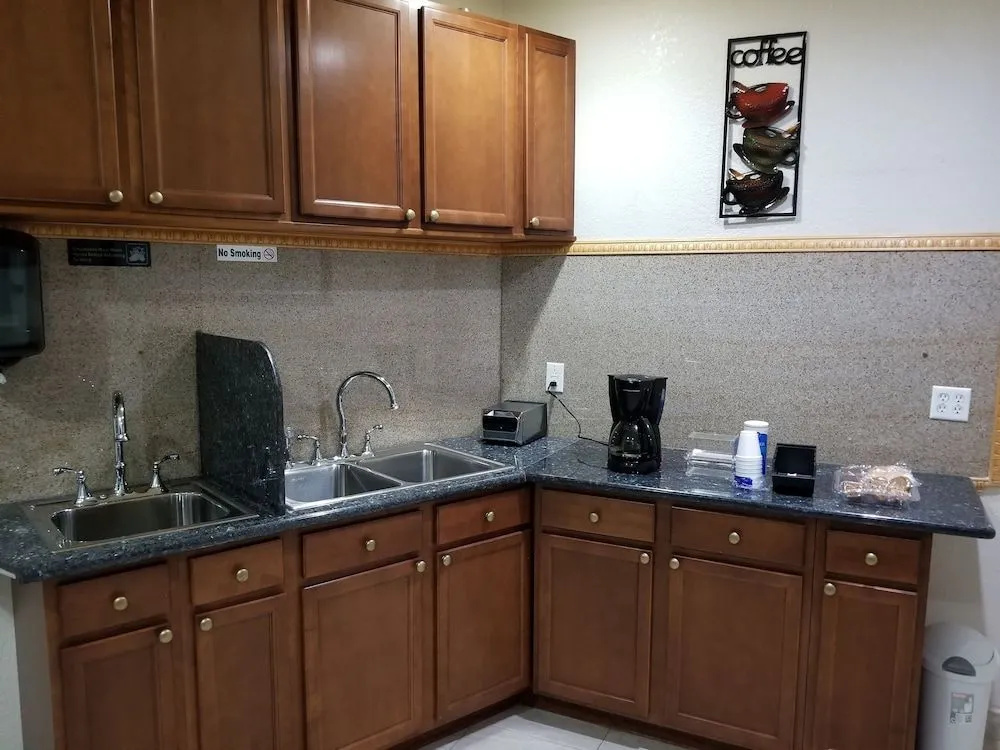 Executive Inn & Suites