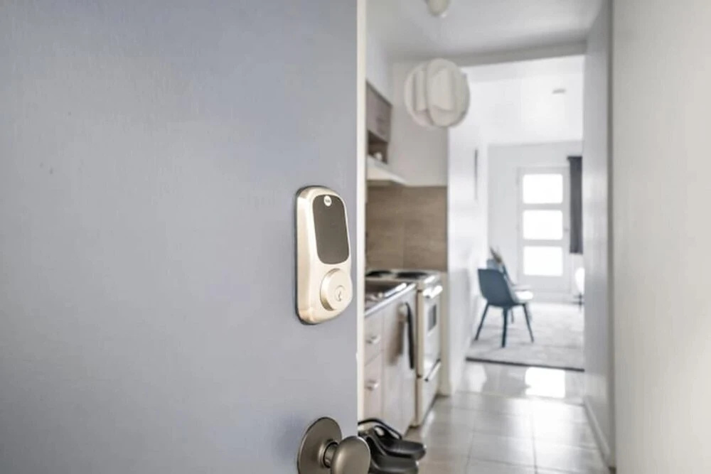 Newly Renovated Studio 2 Queen Size Beds 5 min Walk to Mcgill