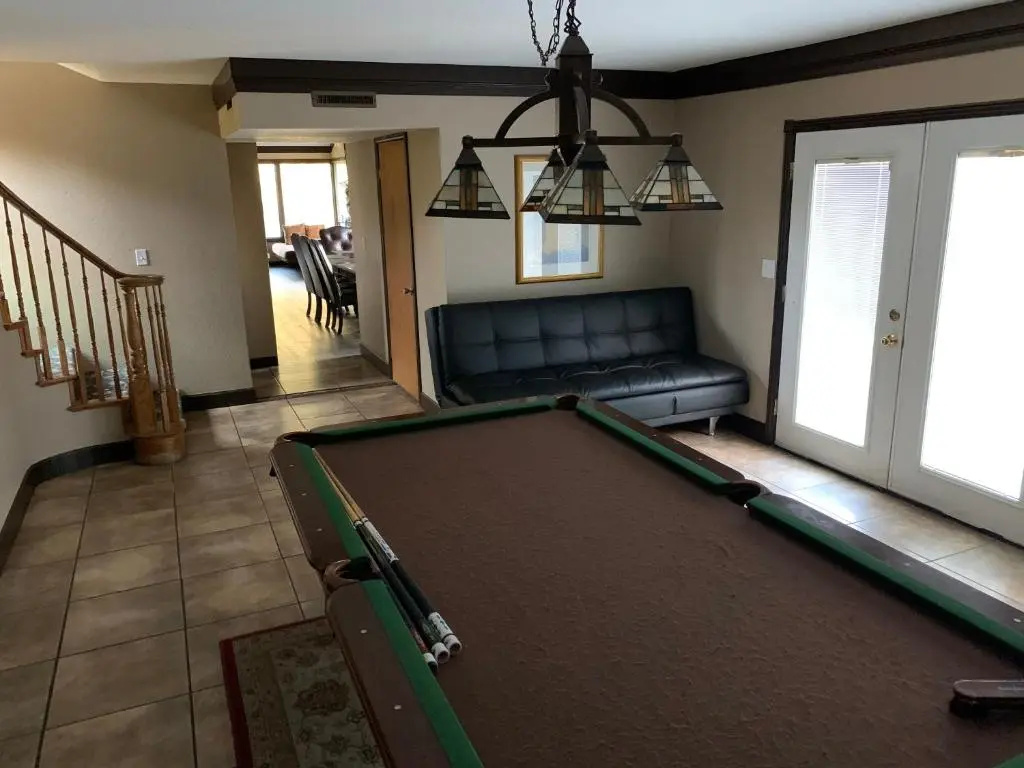 Mountain Trail Lodge and Vacation Rentals