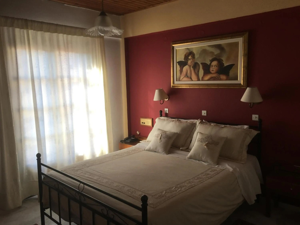 Kouros Hotel