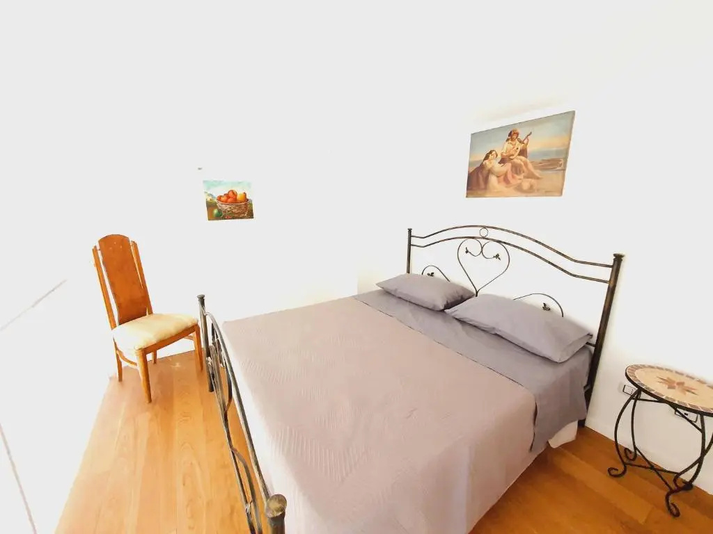 "Guttuso tribute suite" experience apartment