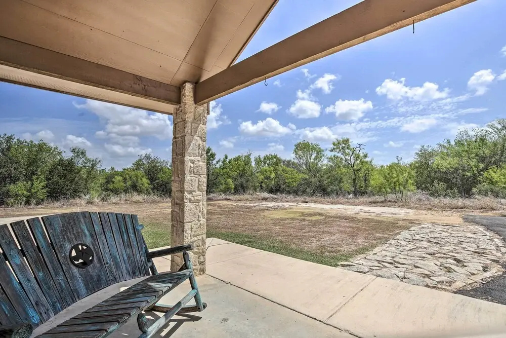 Luxury San Antonio Retreat: 110-acre Private Ranch