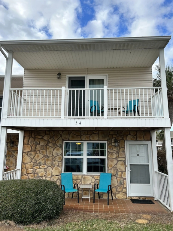 Tropical Hideaway 2 Bedroom Townhouse by RedAwning
