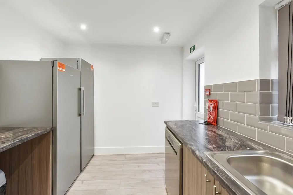 Rochfords Serviced House with 5 Bedrooms