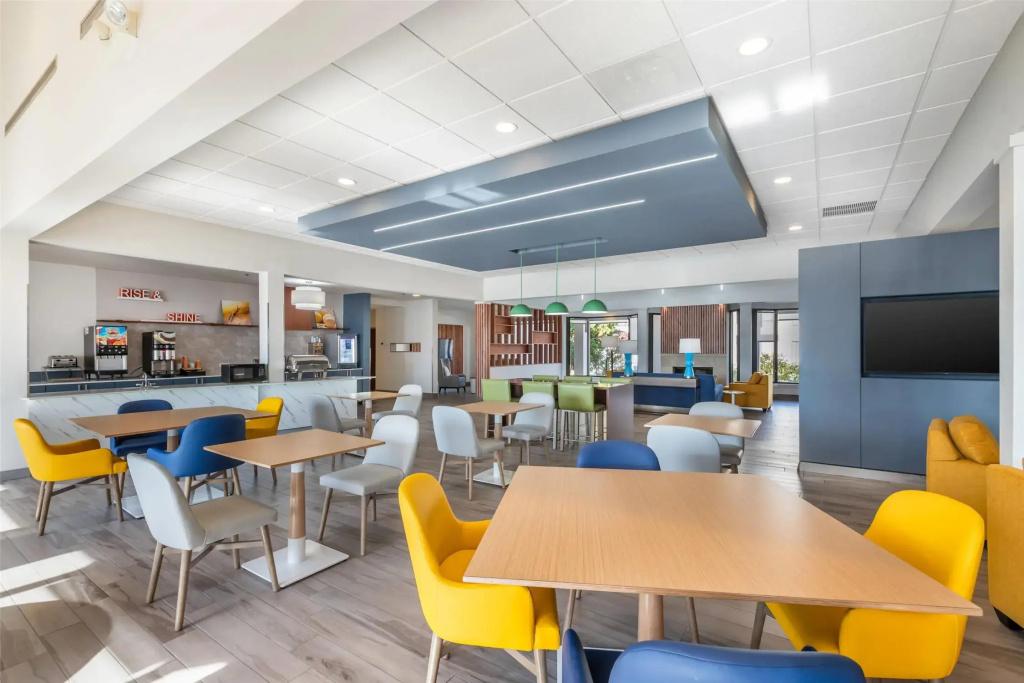 Comfort Inn & Suites Arlington Heights - Buffalo Grove