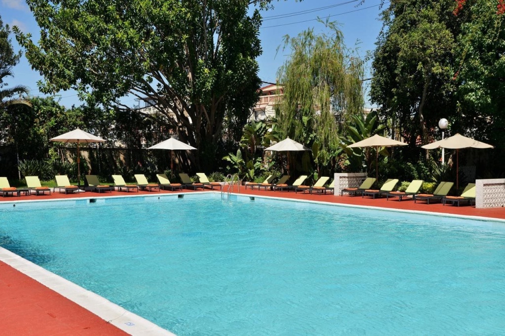 Carlton Hotel