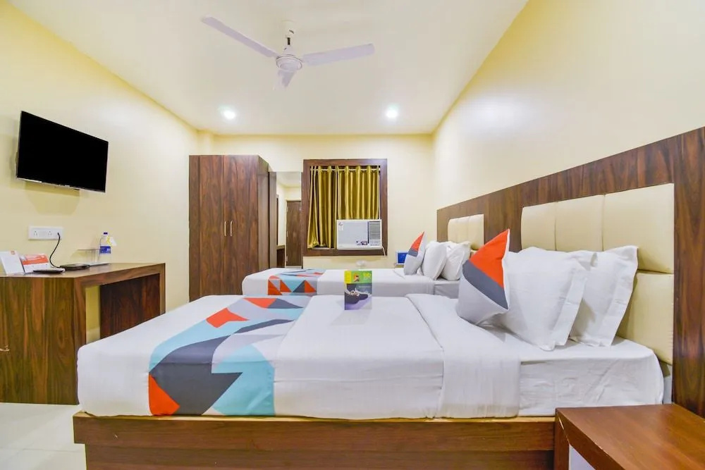 OYO 10153 Hotel Paradise Convention