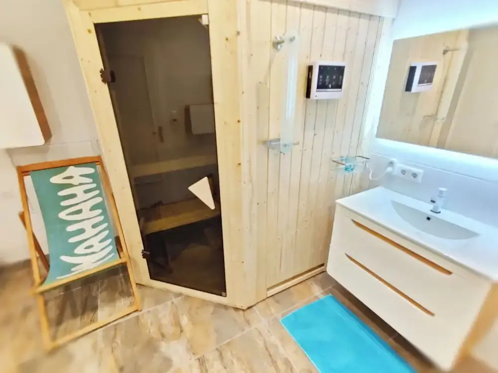 Wellness- Hottub & Sauna- Pet Friendly- Hiking