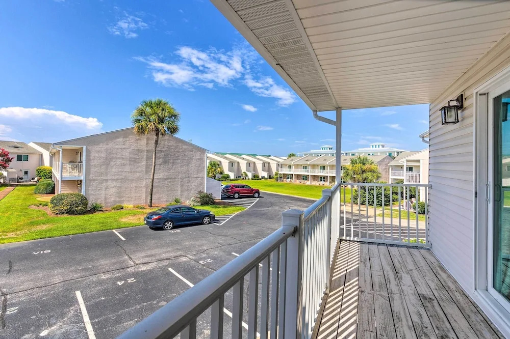 Modern Miramar Beach Townhome, Walk to Ocean!