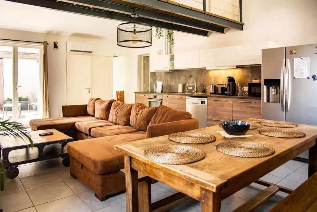 Loft 90 m2 cosy au calme avec terrasse et parking