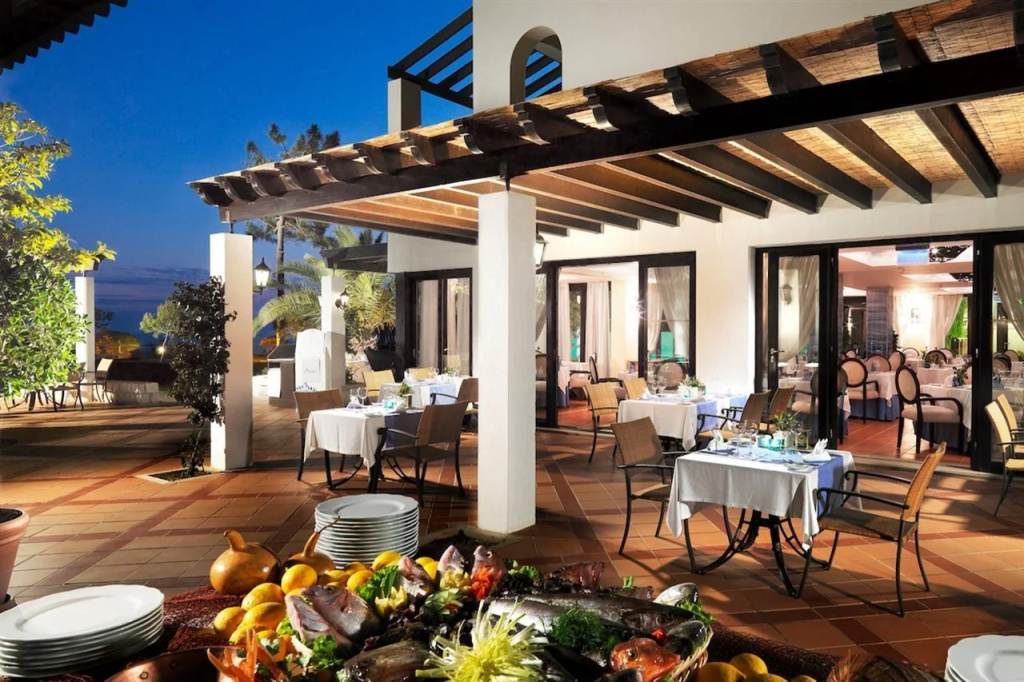 Pine Cliffs Hotel, a Luxury Collection Resort, Algarve