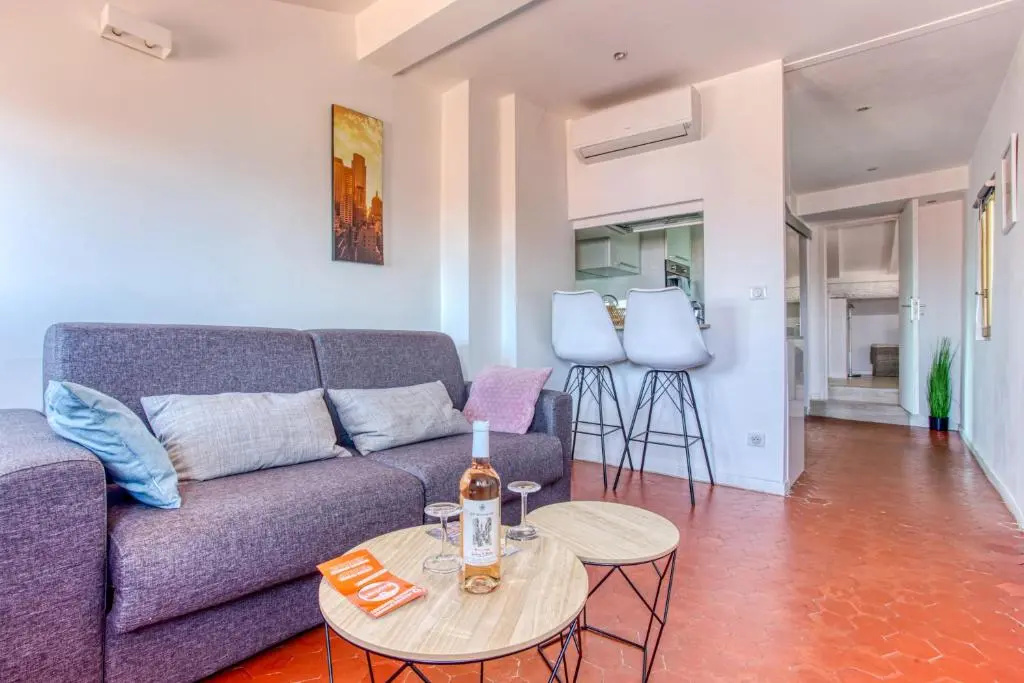 Gilly 4 - EXCEPTIONAL 2BEDS, SEA VIEW, MODERN,A/C, OLD TOWN