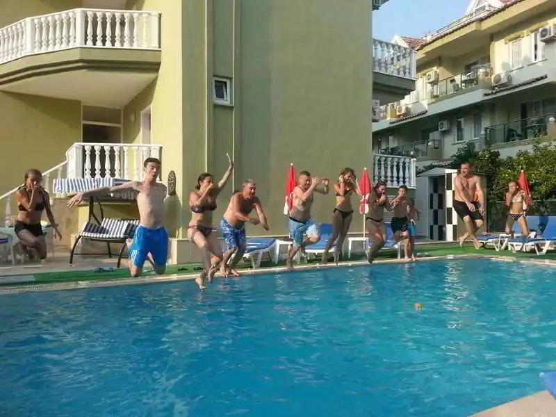 Club Ege Apart