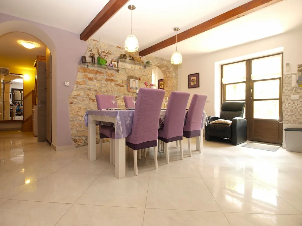 Apartment 64