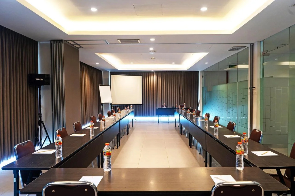 Lynn Hotel Serang
