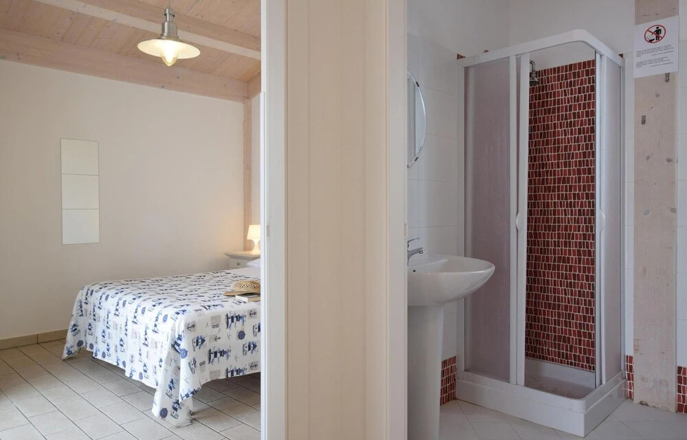 2 Bedroom Lovely Home In Torrenova