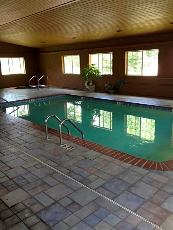 Heritage Inn & Suites