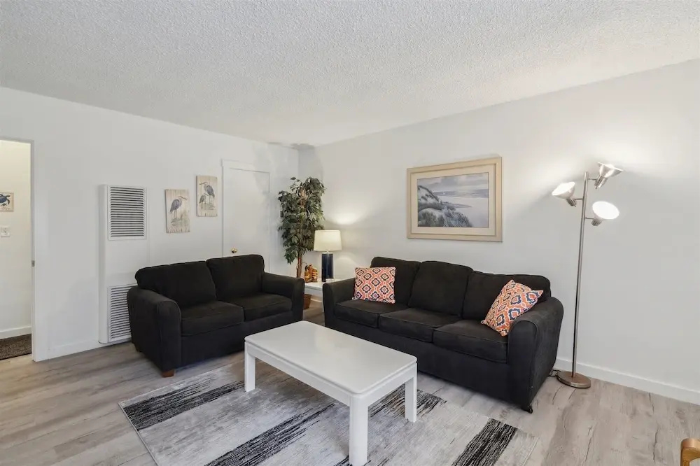 Beautiful 2 Bed Beach Getaway #115 2 Bedroom Condo by Sunset Shores Condominiums