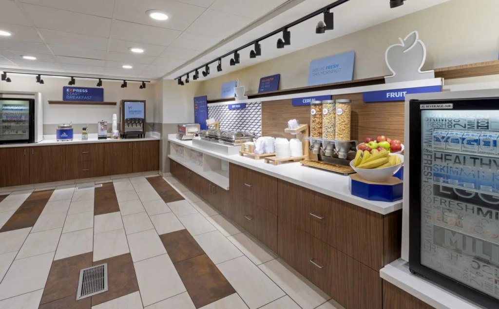 Holiday Inn Express & Suites Minneapolis - West End by IHG