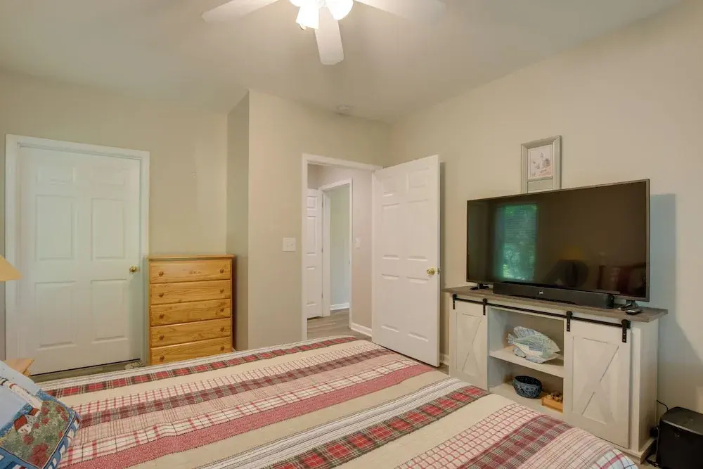 Lake Hartwell Vacation Rental w/ Dock & Hot Tub!