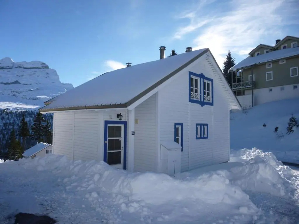 Chalet lumineux avec poêle à bois et WIFI gratuit - 6 à 8 personnes - Garage - FR-1-425-117