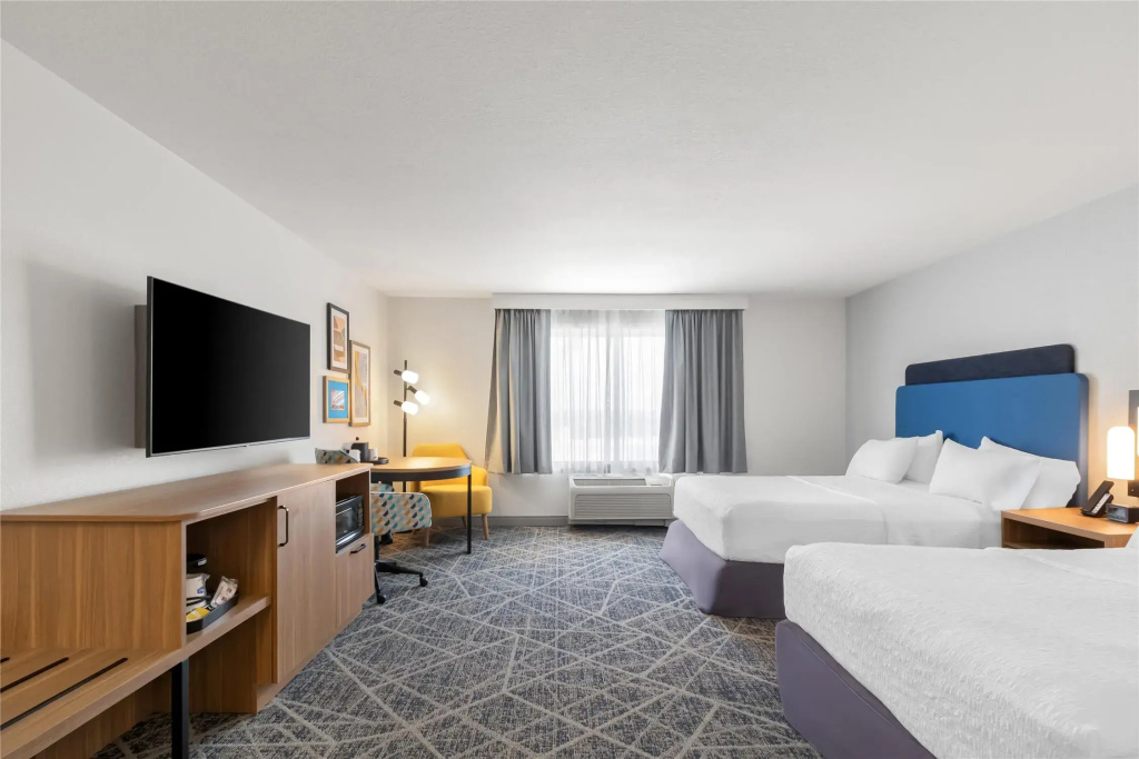 Hampton Inn & Suites New Castle, PA