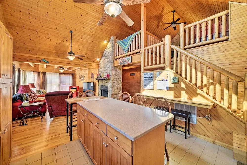 Garnerland in Luray Pet-friendly Cabin w/ Porch