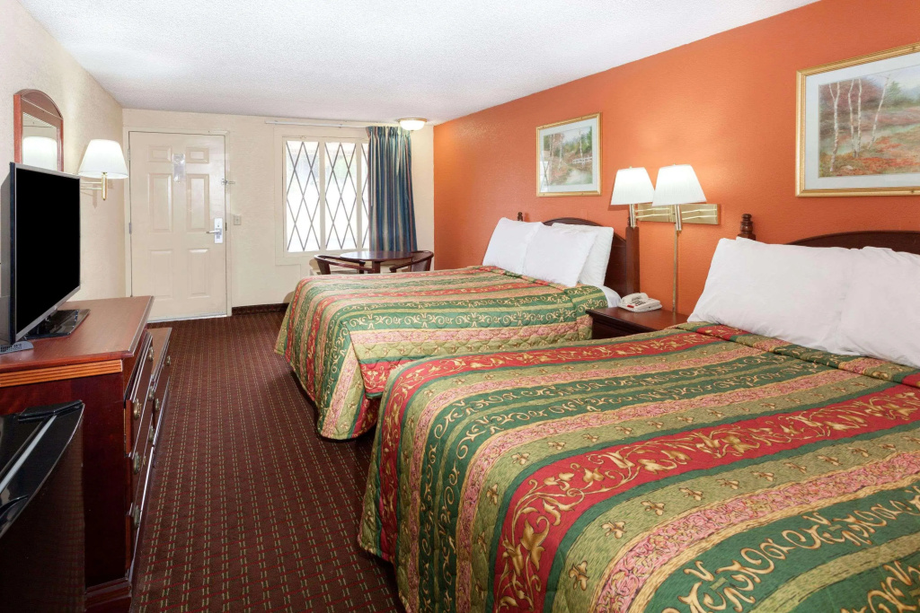 Knights Inn - Tucker