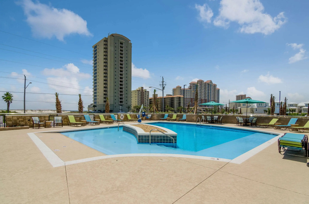 Comfort Inn & Suites Gulf Shores East Beach near Gulf State Park