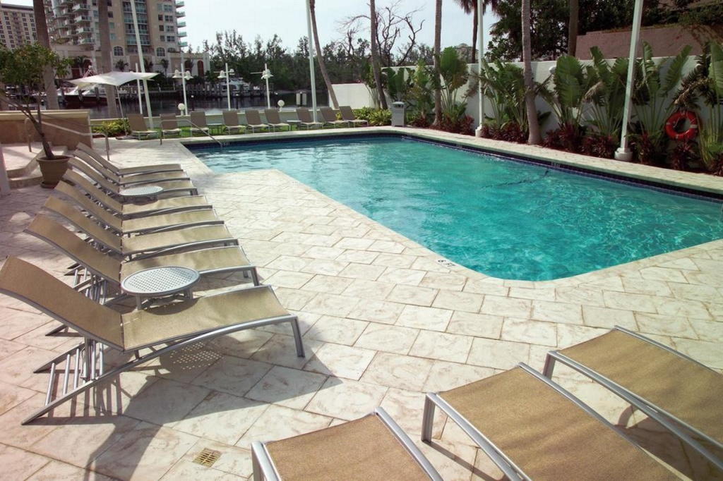 GALLERY One - A DoubleTree Suites by Hilton Hotel