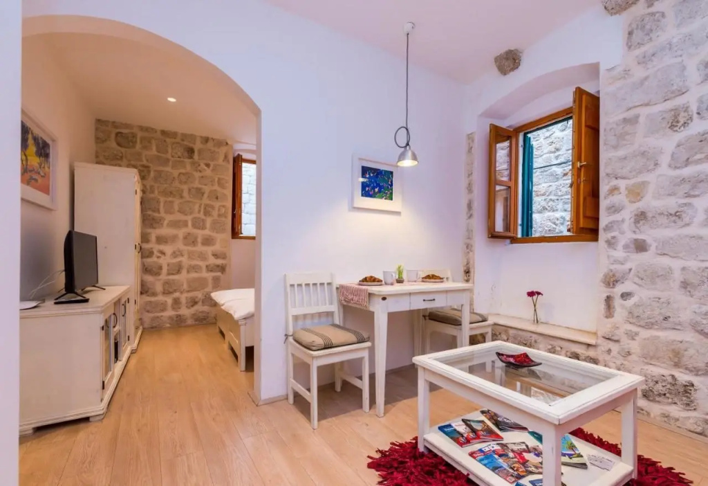 Historical City Center Apartment