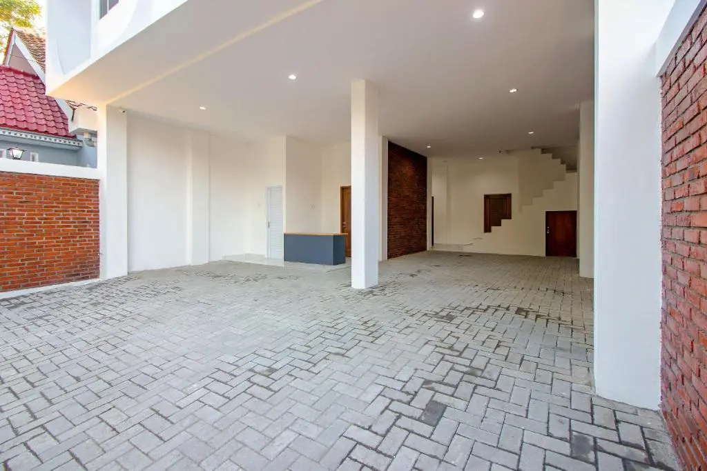 OYO 1319 88 Exclusive Residence