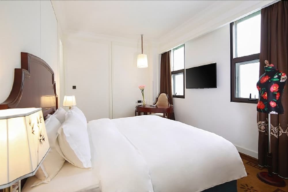 The Bamboo Hotel Hong Qiao Airport