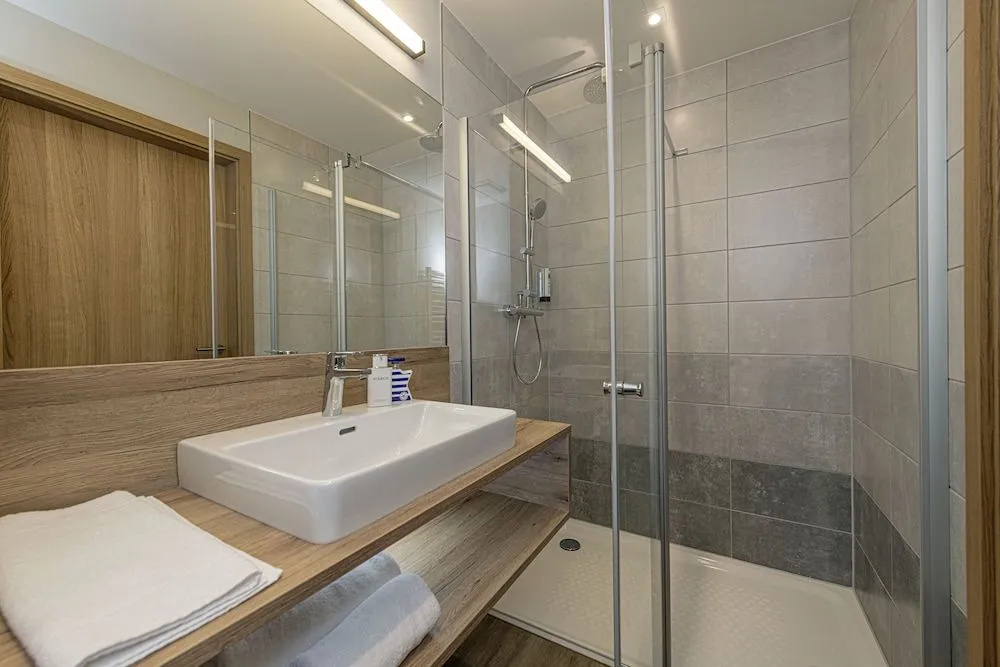 Adoro Aparthotel