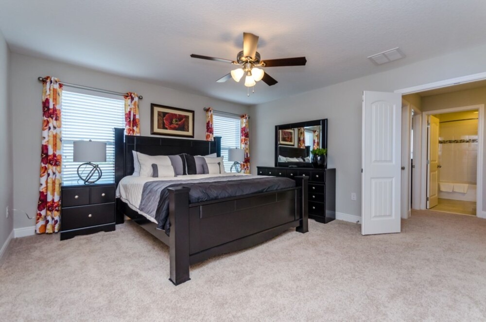 Elegant 5 Bed 4,5 Ba Villa Game Room Pool Spa 5298w