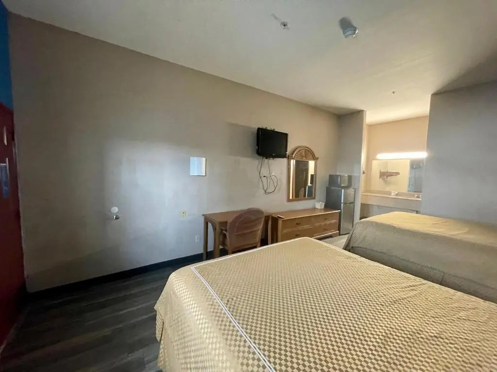 Airport Inn And Suites