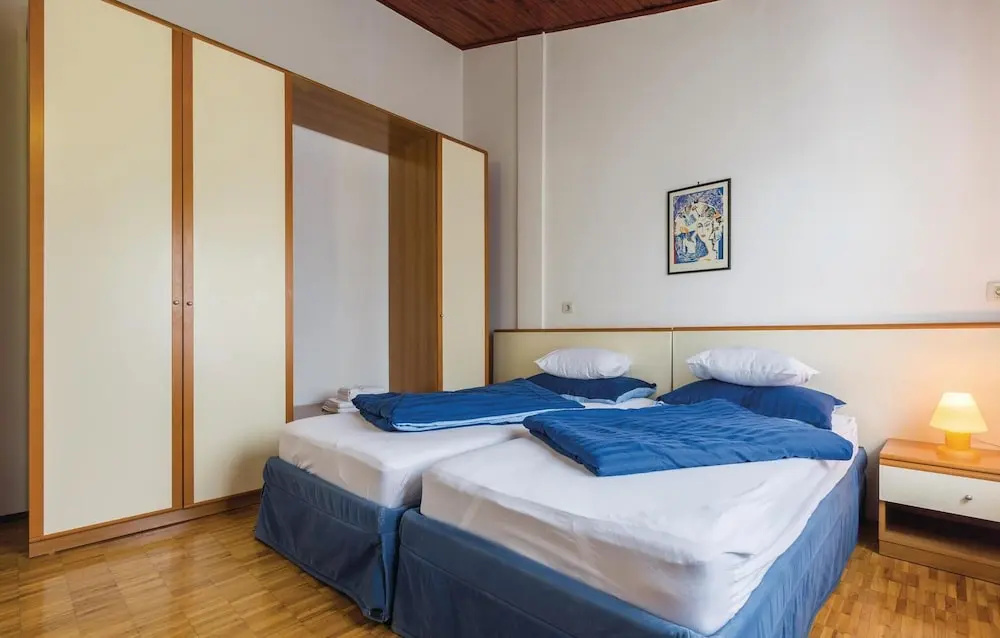 Stunning Home in Porec With Wifi and 2 Bedrooms
