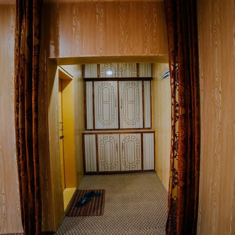 Gulbast House