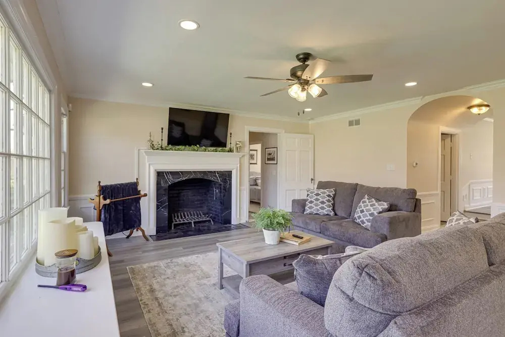 The Windmill House with Pond 9 Mi to Dayton!