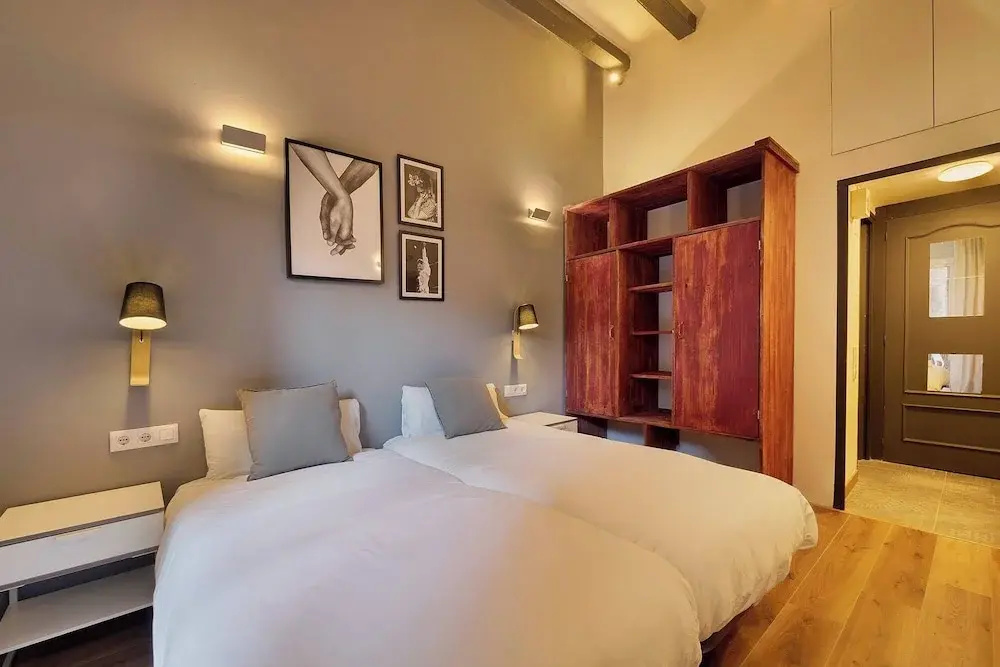Aqua Apartment by Olala Homes