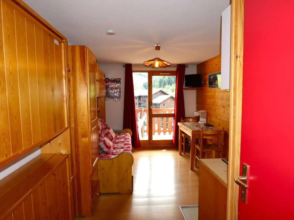 Charmant T2 cabine 4 pers, centre-village, proche pistes et commerces, balcon sud, piscine l'été - FR-1-342-145