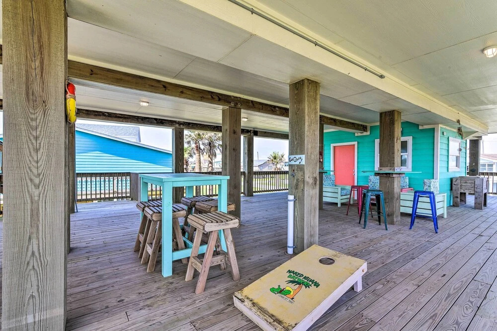 Surfside Beach Home w/ Views, Steps to Shore!